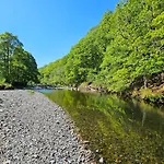 Sail Luxury Family Pod
