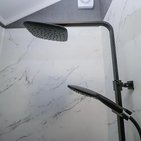 Sail Luxury Family Pod بيت للعطل
