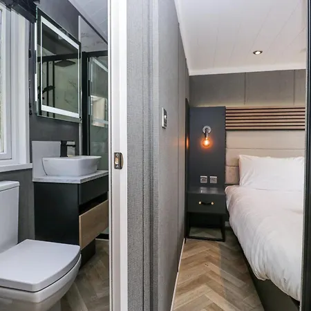 Sail Luxury Family Pod *