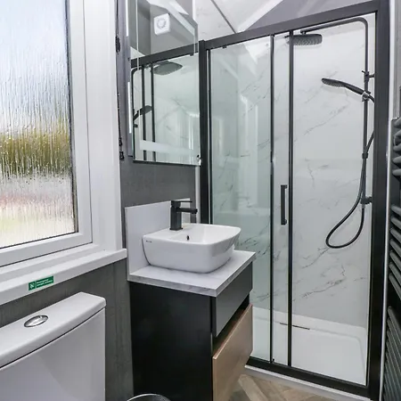 Sail Luxury Family Pod كيسويك